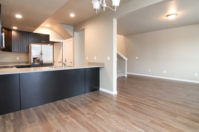 Building Photo - Modern Two Story Duplex for rent in Spokan...