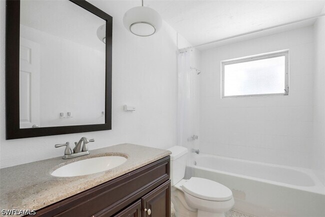 Building Photo - 181 7th St