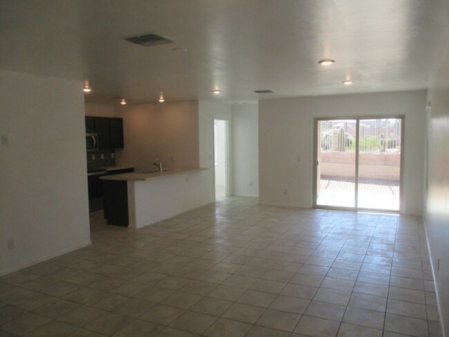 Building Photo - Beautiful 3 Bedroom-2 Bath House, Sahuarita Arizona