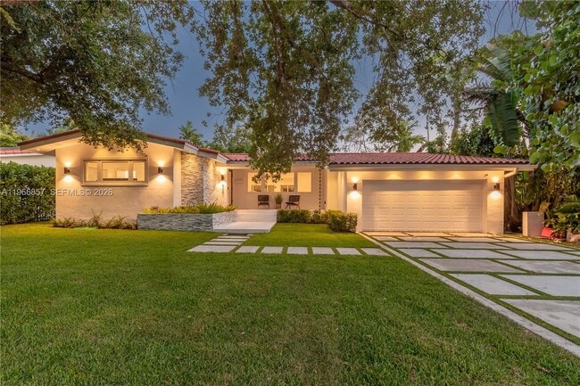 Building Photo - 920 Alava Ave