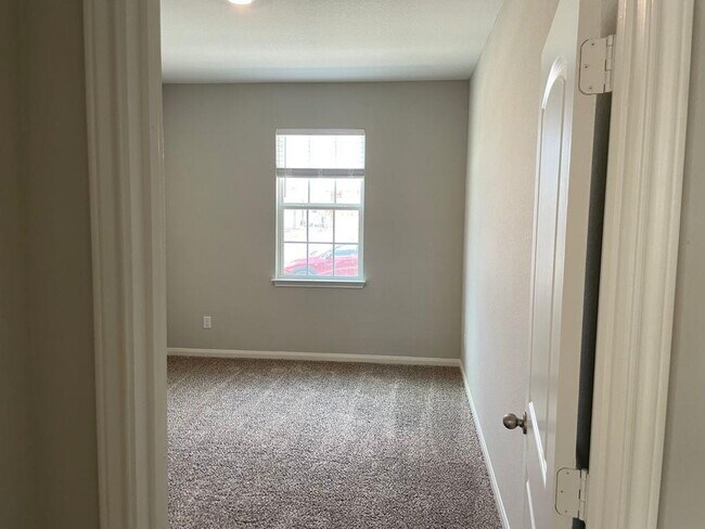 Building Photo - 109 Declaration Ln