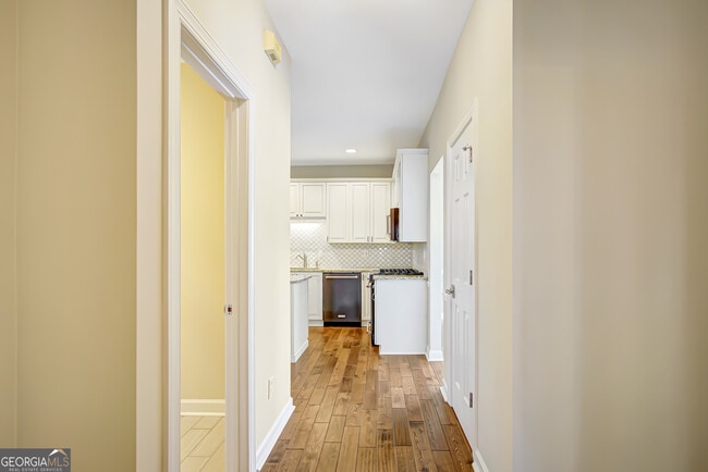 Building Photo - 112 Cottage Grove