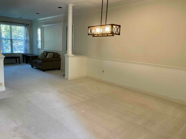 Building Photo - 53 Ross Way