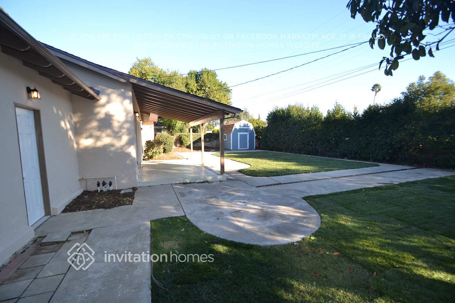 Building Photo - 957 N Primrose Ave