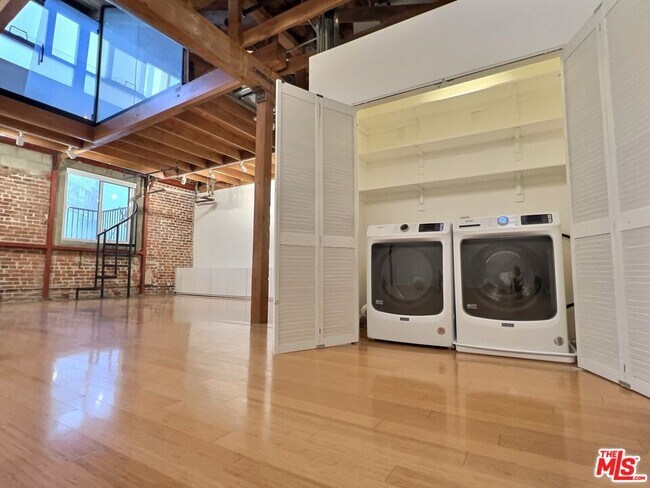 Building Photo - 500 Molino St