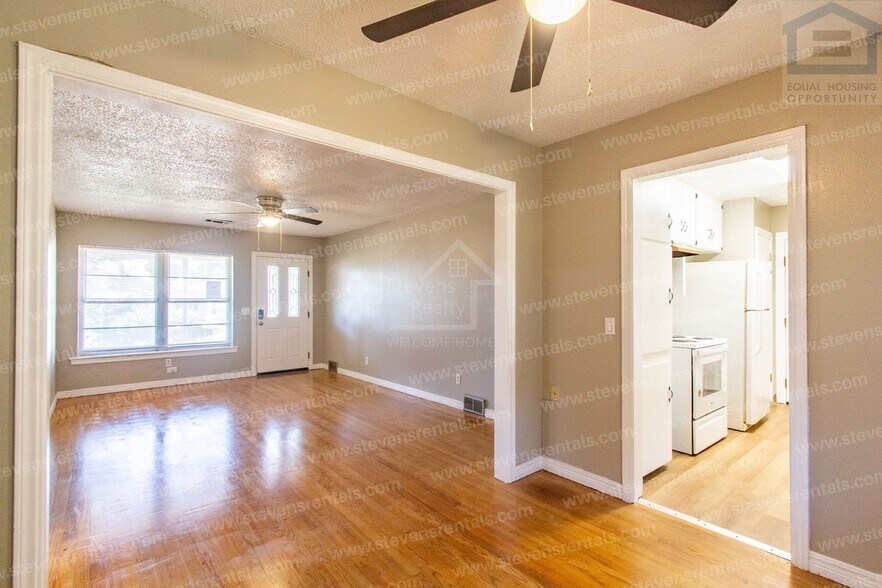 Building Photo - 2205 NW Smith Ave