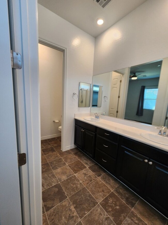 Building Photo - Guard-Gated Cadence 55+ Community | 2 Bed | Single Story Home