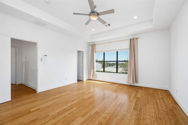 Building Photo - 5012 Cornish St