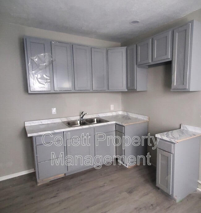 Building Photo - 1924 E 123rd St