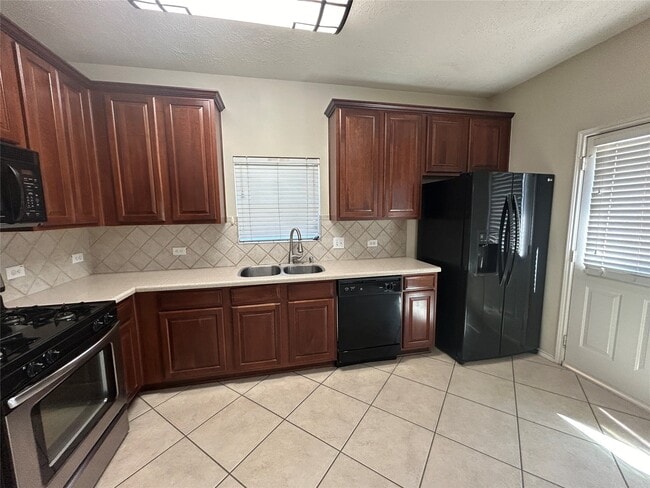 Building Photo - 14027 Blackfoot Trail Run