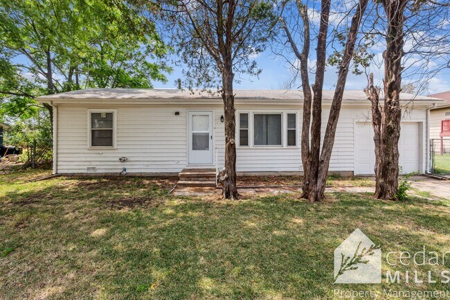 Primary Photo - Super cute, updated 2 bedroom home