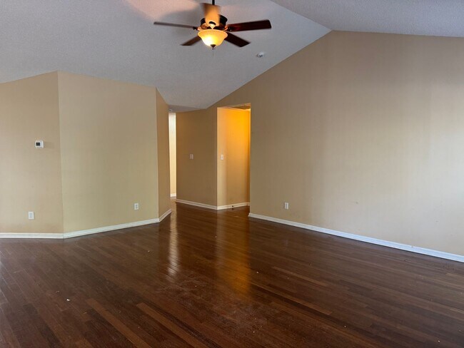 Building Photo - Three Bedroom Ranch in Cornelius