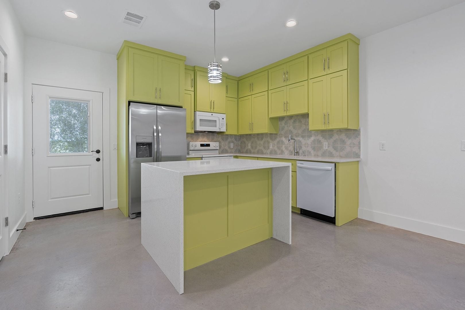 Building Photo - 124 S Mockingbird Cir