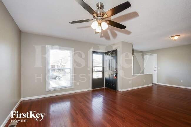 Building Photo - 2727 Dividend Park Dr