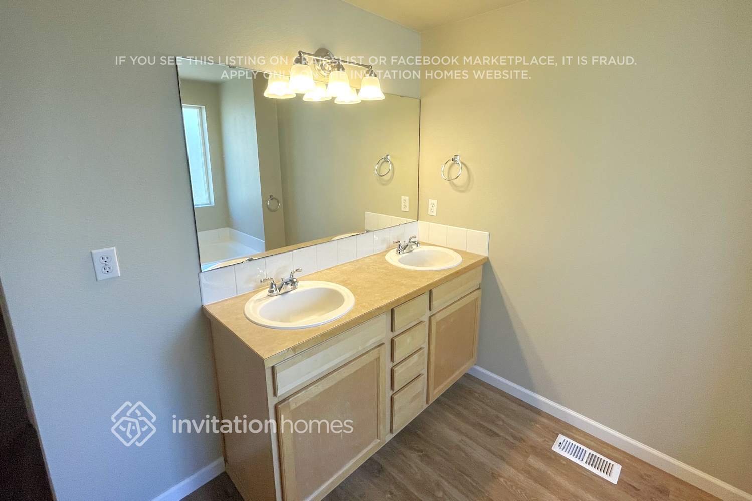 Building Photo - 7325 178 St Ct E