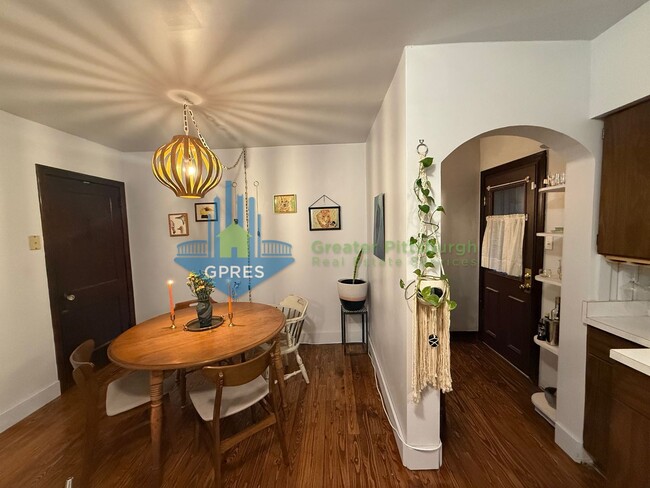 Building Photo - Classic Lawrenceville Row House – Walkable...