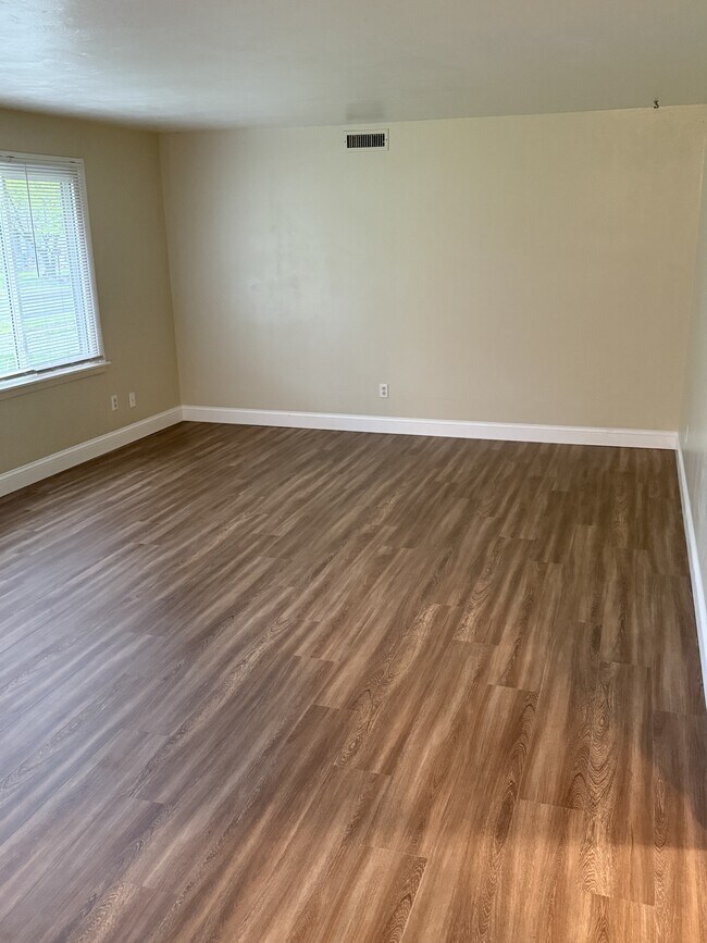 Building Photo - 2316 Lima Ln
