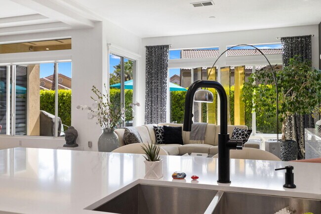 Building Photo - 44718 Alexandria Vale