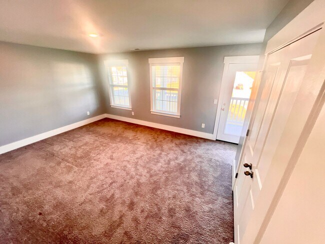 Building Photo - Prestigious 4 Bedroom Home on the Crystal ...