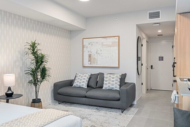 Building Photo - 121 NE 5th St