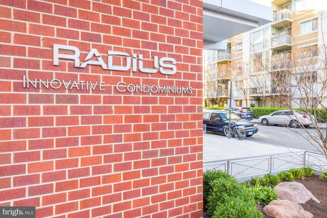 Building Photo - 1300 N St NW