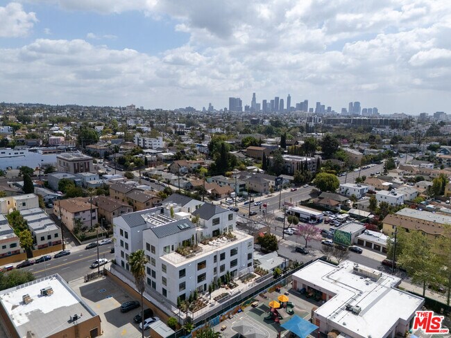 Building Photo - 611 N Virgil Ave