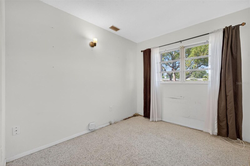 Building Photo - 5614 36th Ave N