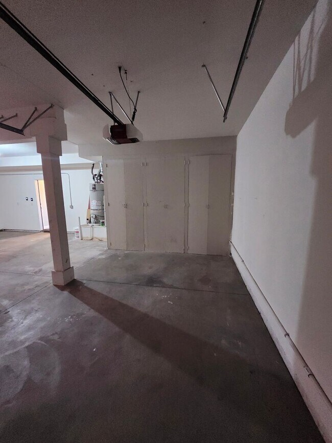 Building Photo - Beautiful two-story home located in the he...