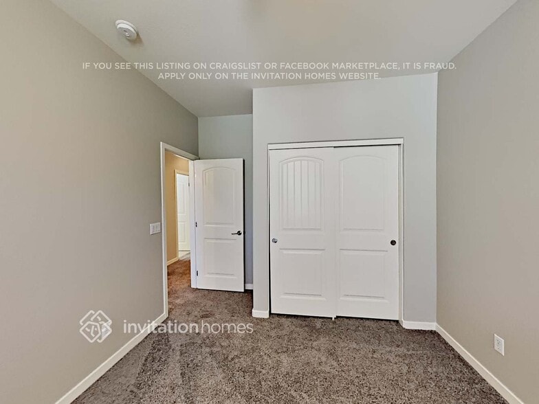 Building Photo - 2713 S Valle Verde
