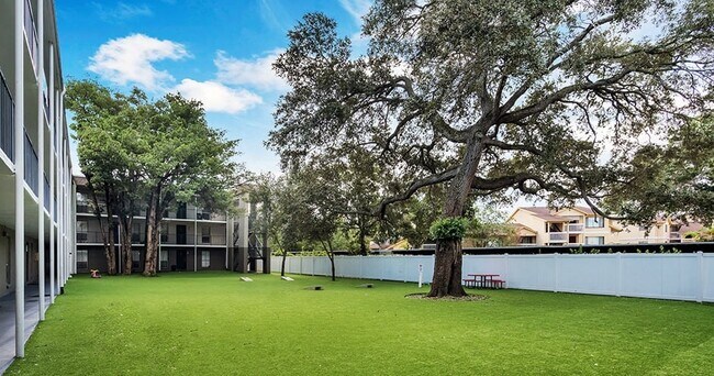 Building Photo - Promenade At Belleair Apartments
