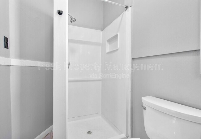 Building Photo - 2901 Ellwood Ave