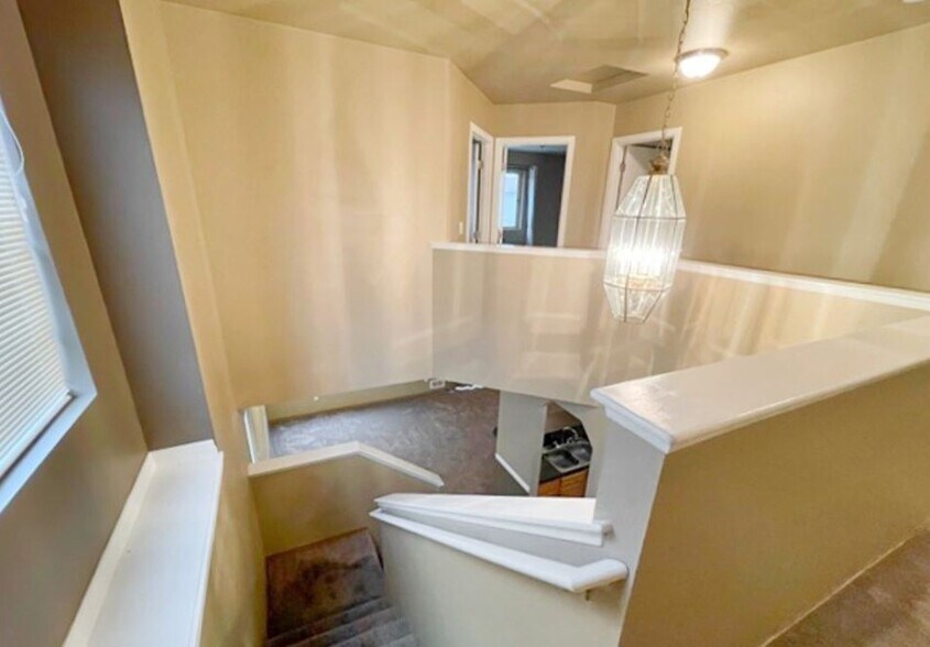 Primary Photo - 2104 N Yellowstone St