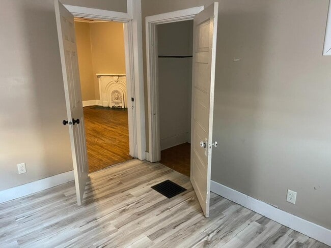 Building Photo - 707 S 17th St