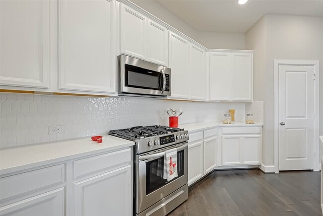 Building Photo - 10707 Deer Path Dr