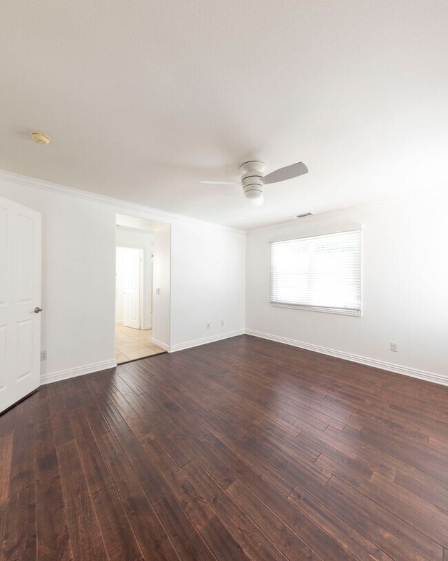 Building Photo - Irvine Condo Now Leasing