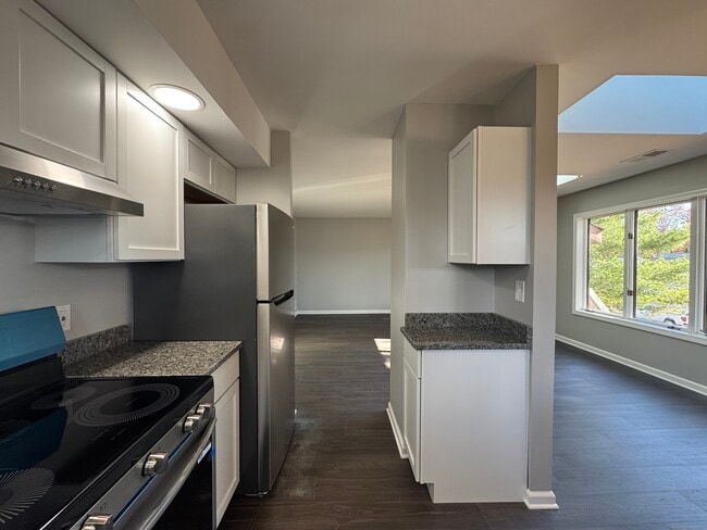 Building Photo - 31 William St