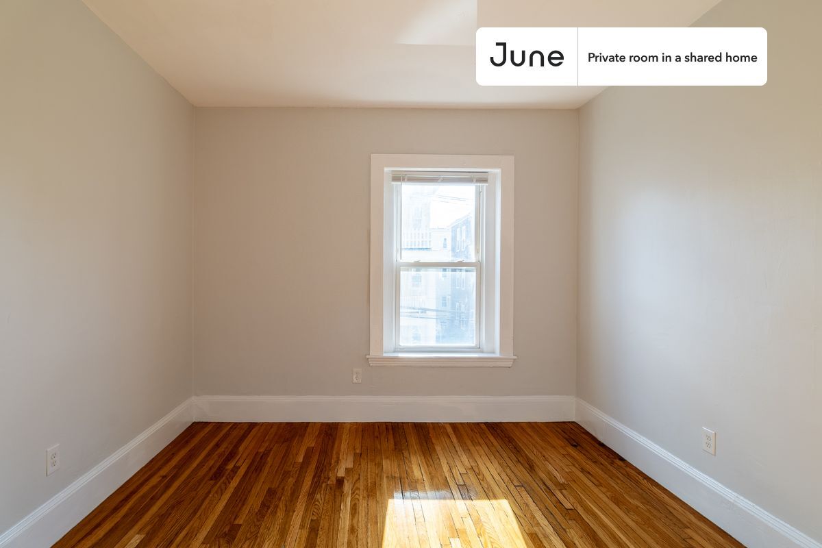 Building Photo - Room in Shared 4 bed/2 bath home