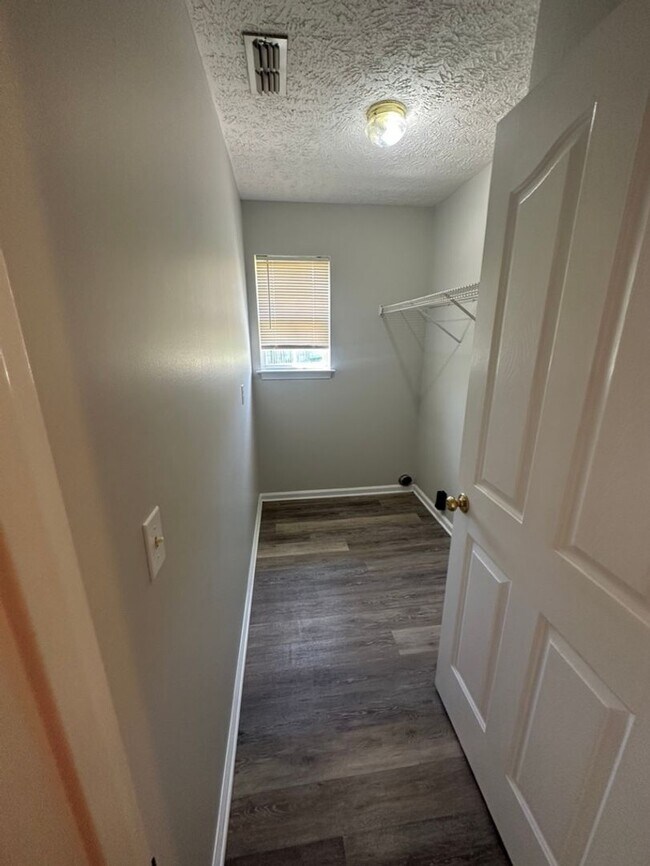 Building Photo - 2506 Gold Valley Dr