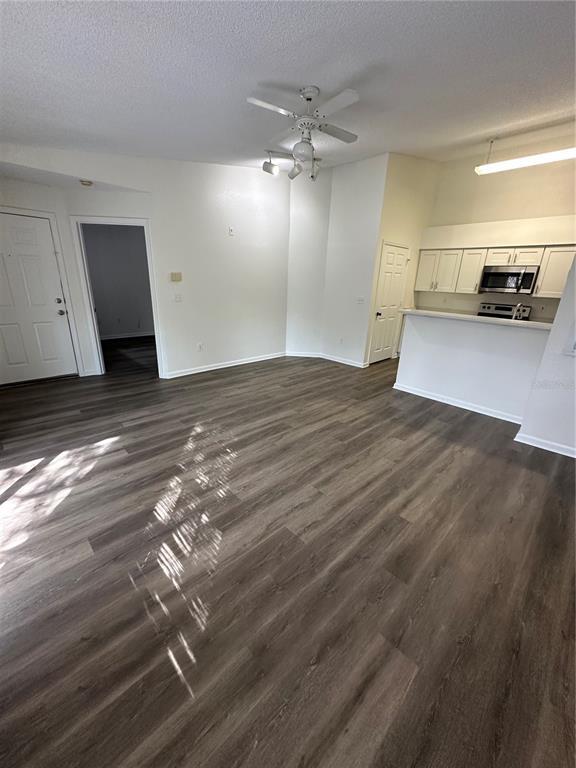 Building Photo - 5077 Park Central Dr