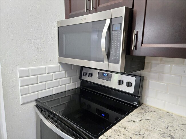 Building Photo - 839 Wax Myrtle Ln