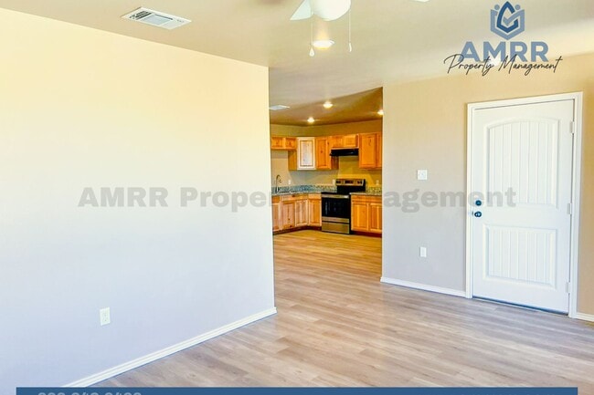 Building Photo - 1301 E 16th St