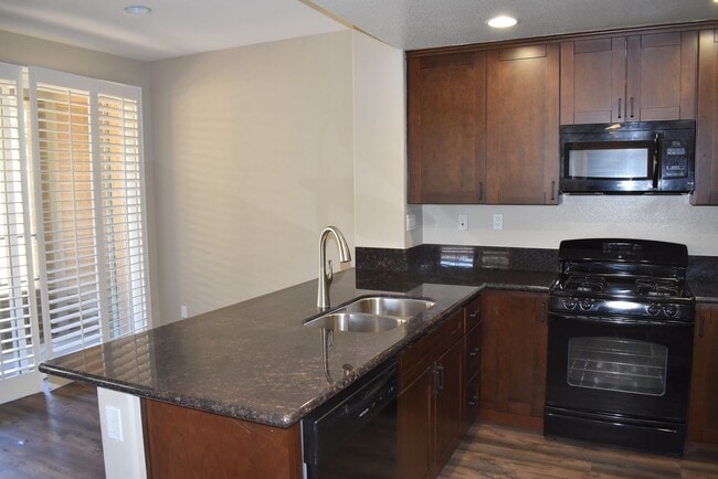 Building Photo - 2 Bedroom Townhome in the Northstar Community of Santee