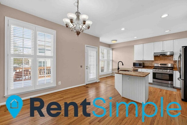 Building Photo - 7506 Lamoyne Ct