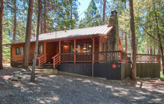 Building Photo - 2582 Deer Ln