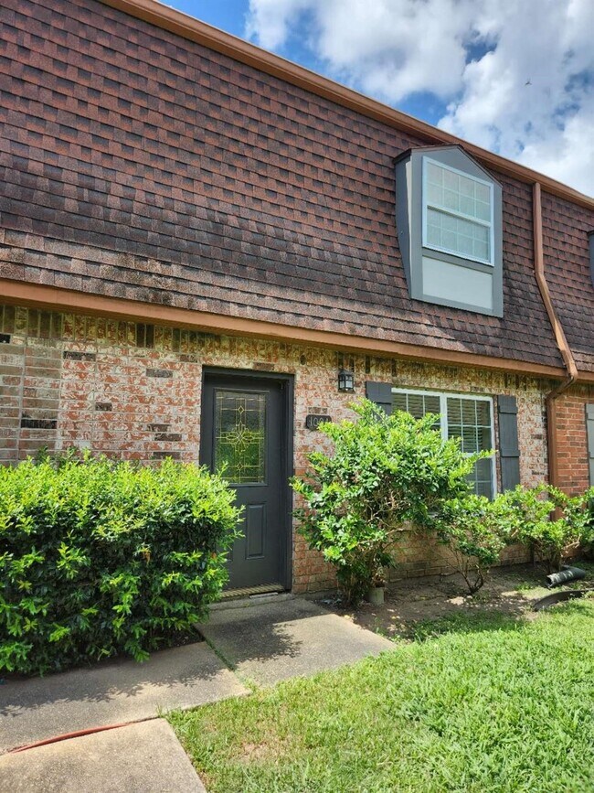 Building Photo - 9303 Hammerly Blvd