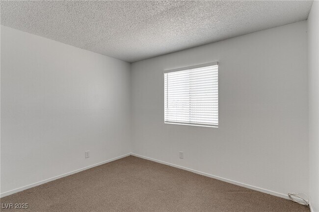Building Photo - 805 Palo Verde Dr