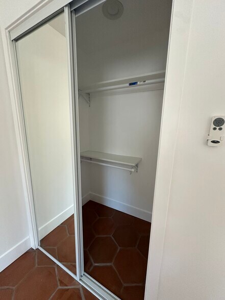 Closet with double rod for ultimate closet space - 8409 Adoree St