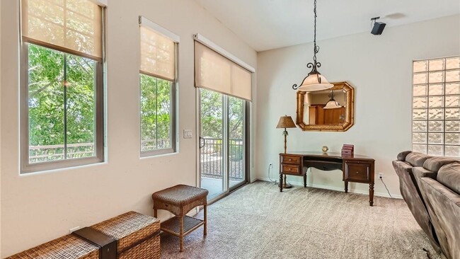 Building Photo - 348 Hanbury Manor Ln