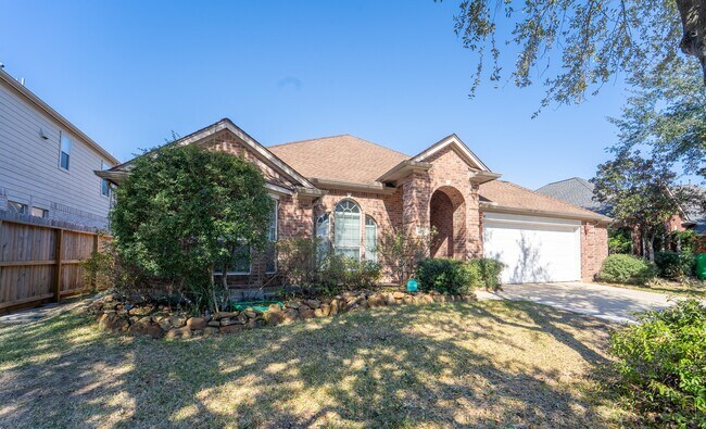 Building Photo - 2910 Sandleigh Dr