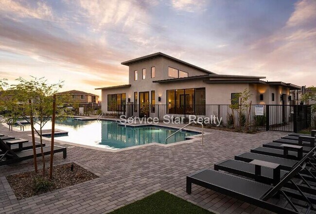 Building Photo - 2121 W Sonoran Desert Dr